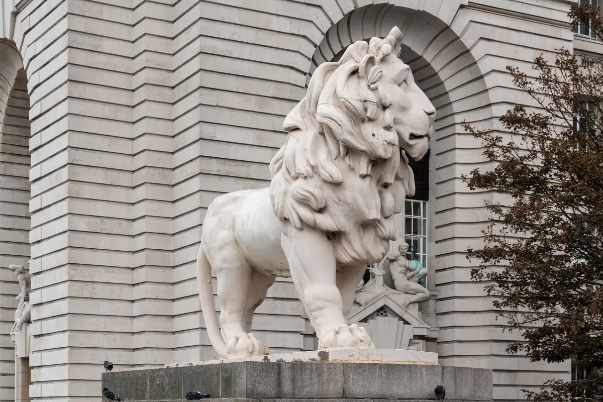 Le South Bank Lion près de Westminster Bridge
